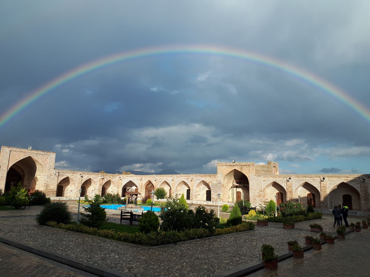 بین المللی لاله بیستون