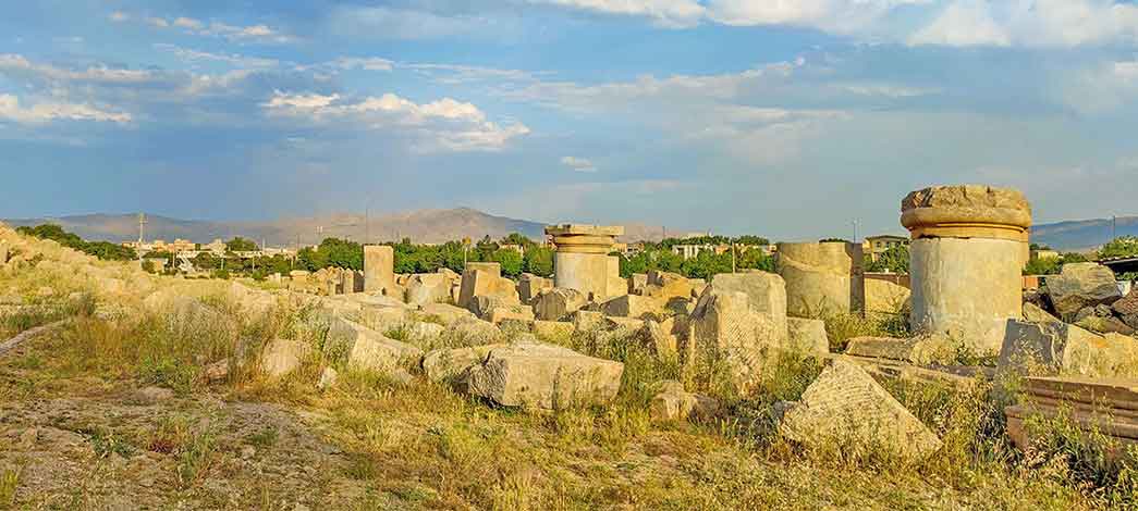 معبد آناهیتا