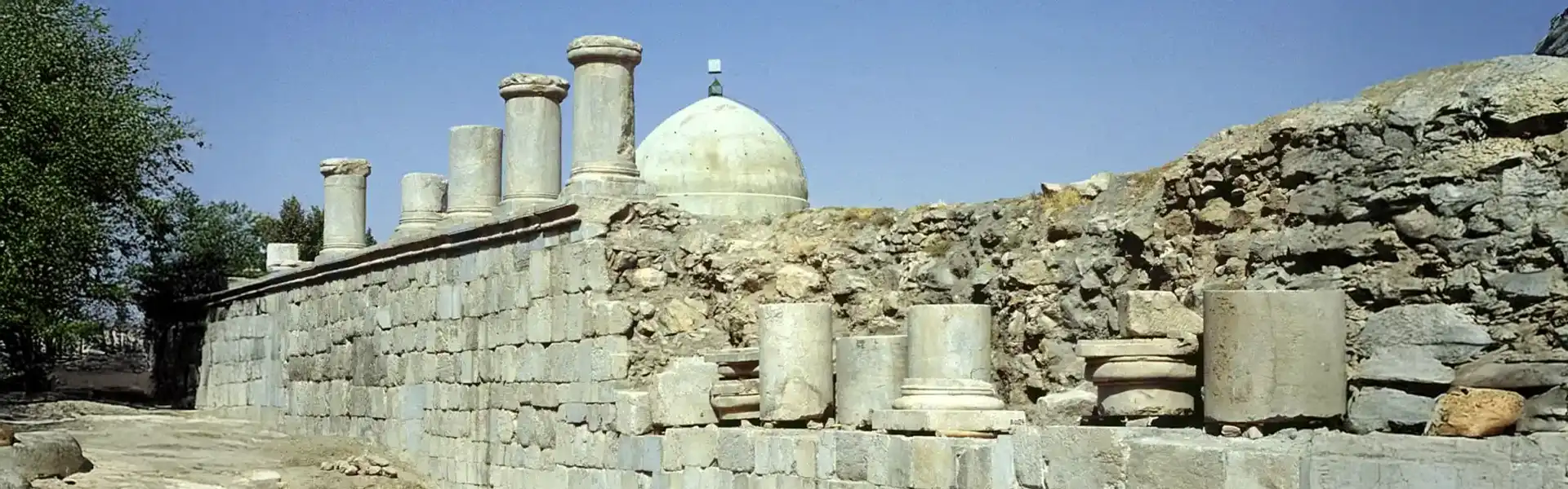 معبد آناهیتا